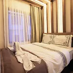 Di Poesia Deluxe Hotel 2*